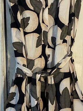 Ann Taylor Neutral color  Floral-Print Dress size L button closure sleeveless